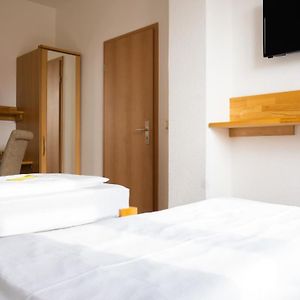 Zimmer mit zwei Einzelbetten